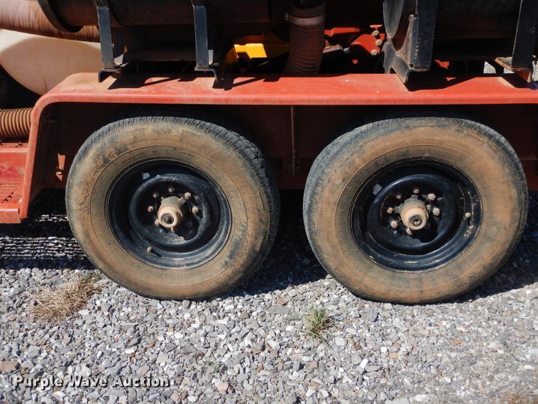 image for item FK9815 2017 Ditch Witch FX30 vacuum excavator