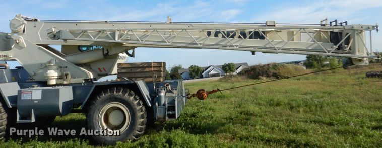 image for item FU9508 Lorain LRT230E crane