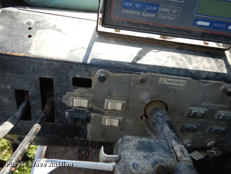 image for item FU9508 Lorain LRT230E crane