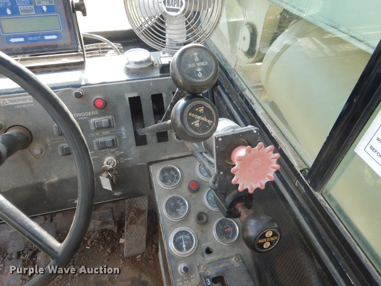 image for item FU9508 Lorain LRT230E crane