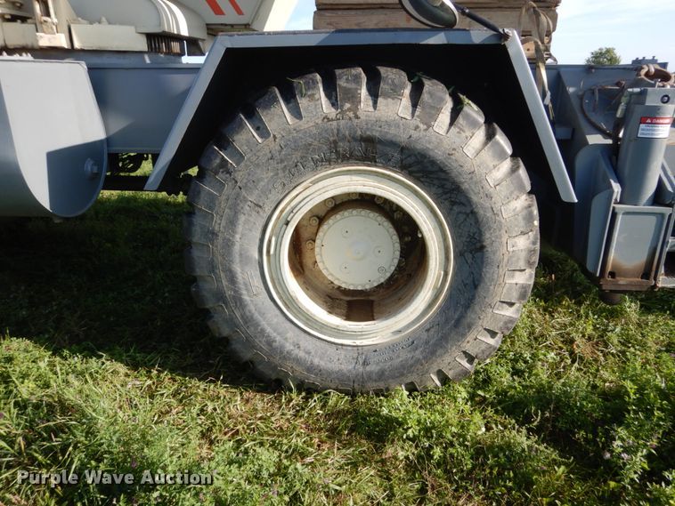 image for item FU9508 Lorain LRT230E crane