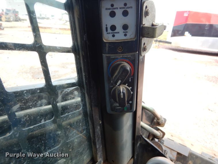 image for item FU9511 2007 New Holland C185 skid steer