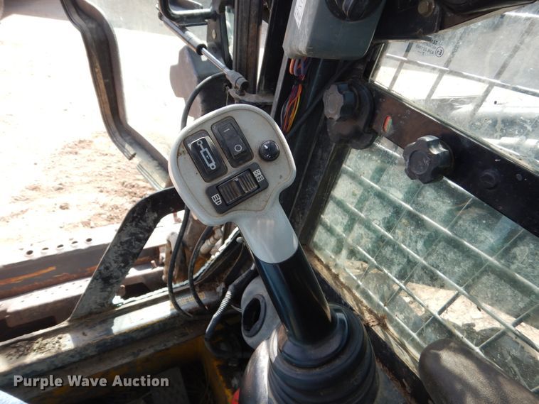 image for item FU9512 2011 New Holland C236 skid steer