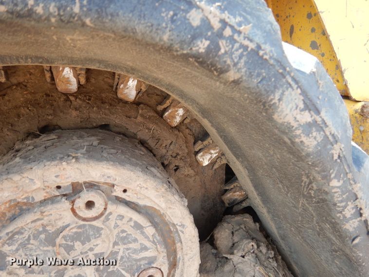 image for item FU9512 2011 New Holland C236 skid steer