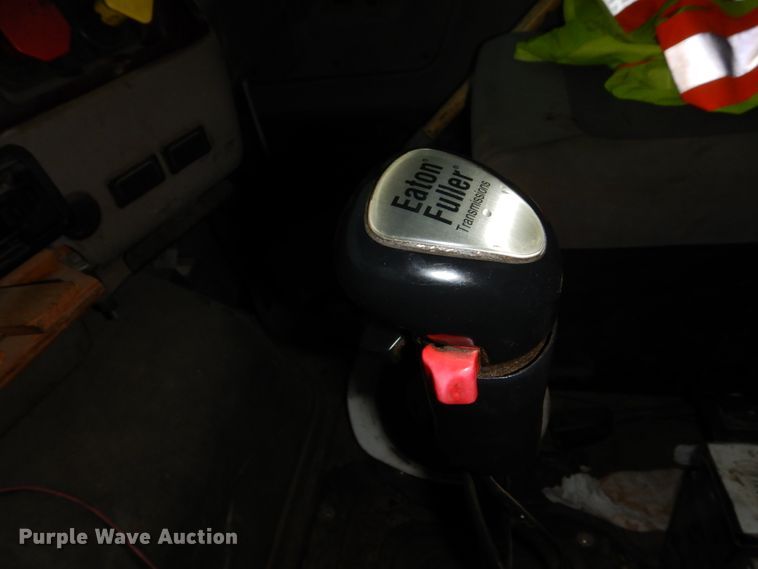 image for item FU9530 2006 Sterling L-Line semi truck