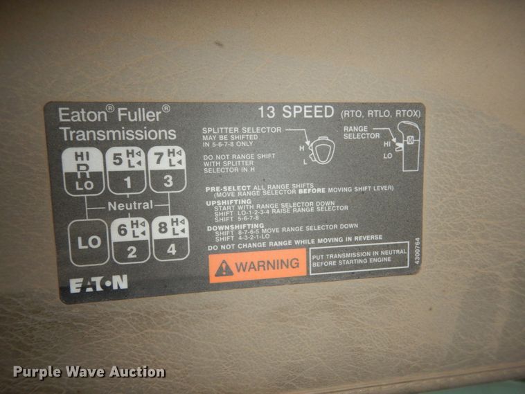 image for item FU9530 2006 Sterling L-Line semi truck