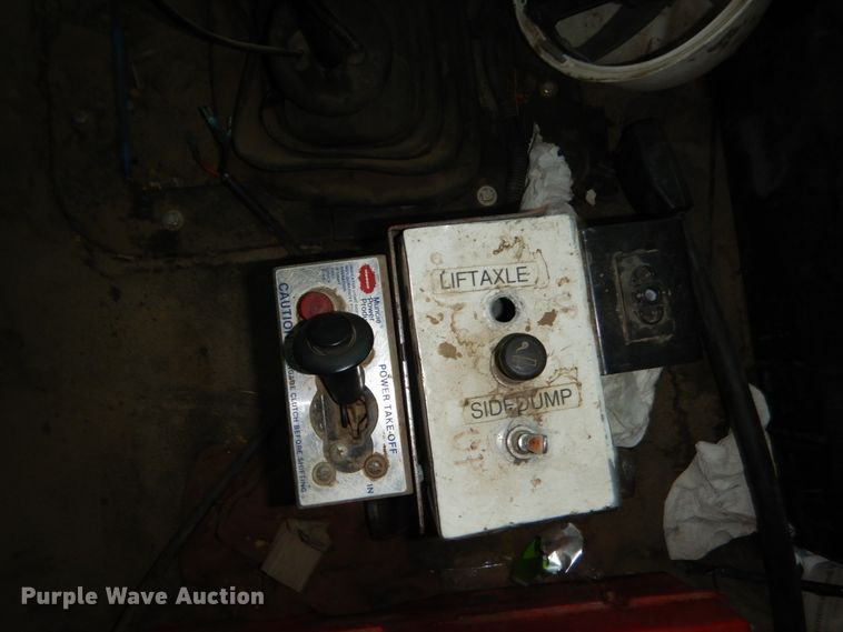 image for item FU9530 2006 Sterling L-Line semi truck