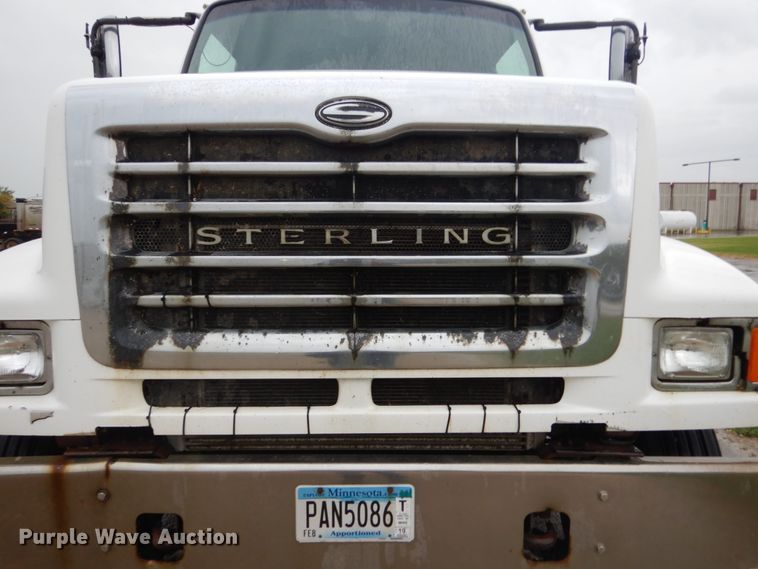 image for item FU9530 2006 Sterling L-Line semi truck