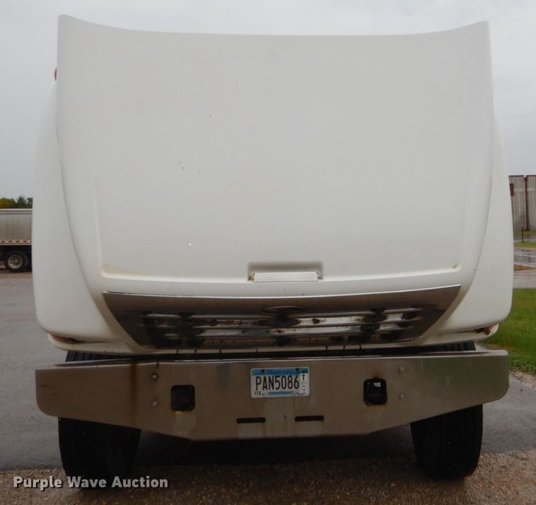 image for item FU9530 2006 Sterling L-Line semi truck