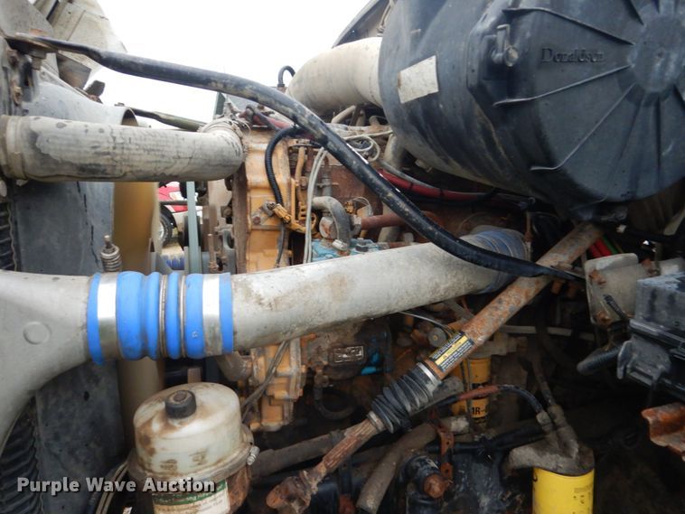 image for item FU9530 2006 Sterling L-Line semi truck