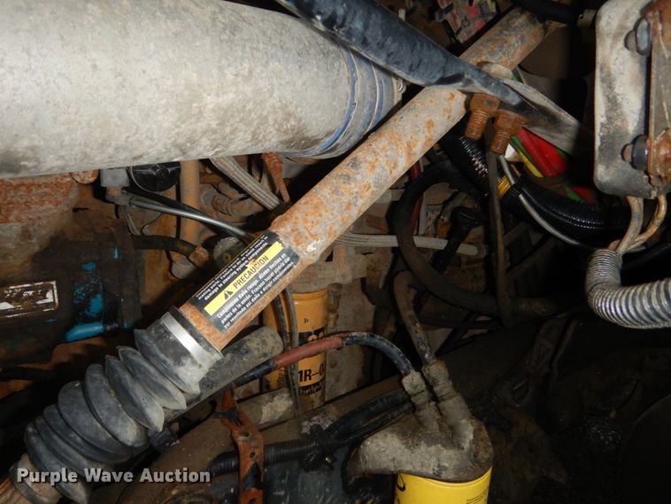 image for item FU9530 2006 Sterling L-Line semi truck