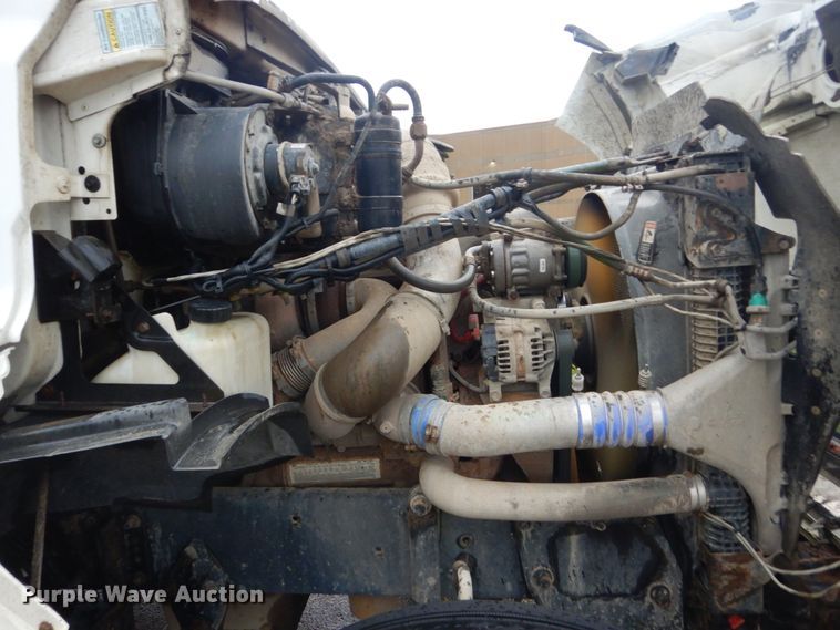 image for item FU9530 2006 Sterling L-Line semi truck