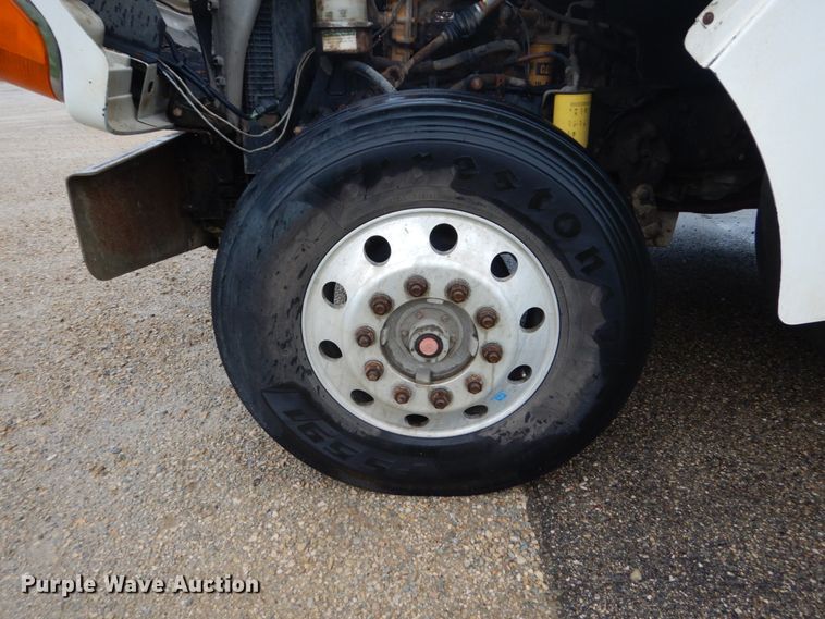 image for item FU9530 2006 Sterling L-Line semi truck