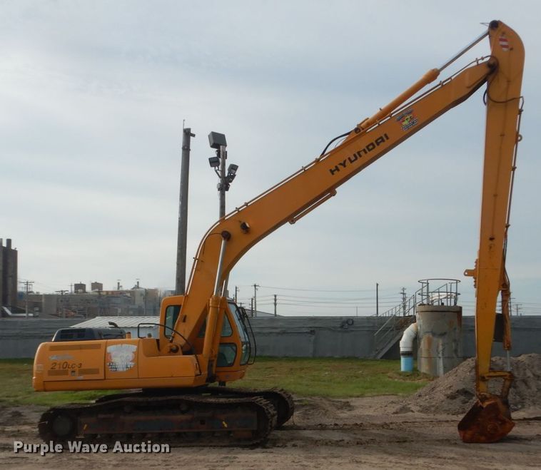 image for item FU9550 1998 Hyundai Robex 210LC-3 long reach excavator