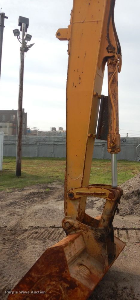 image for item FU9550 1998 Hyundai Robex 210LC-3 long reach excavator