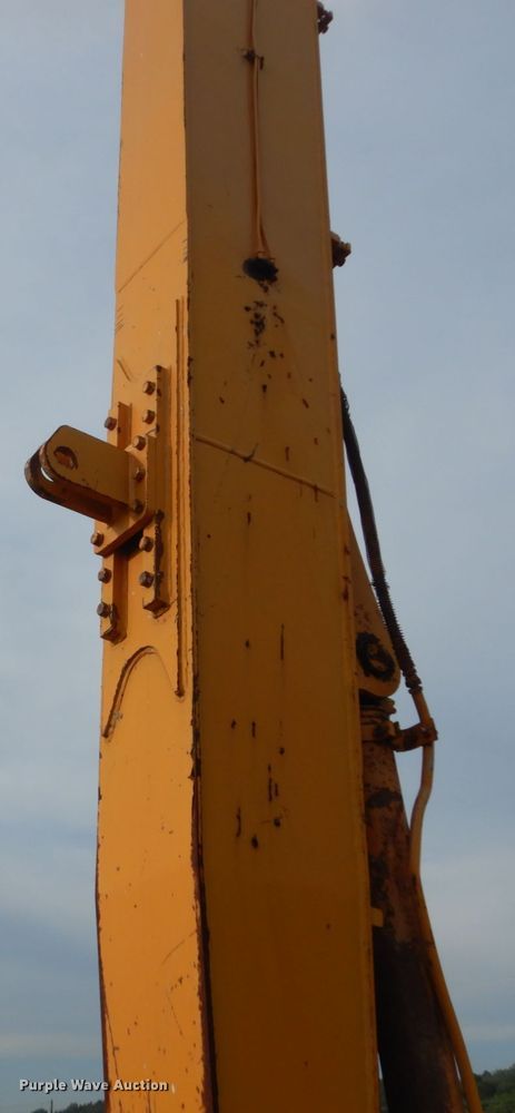 image for item FU9550 1998 Hyundai Robex 210LC-3 long reach excavator