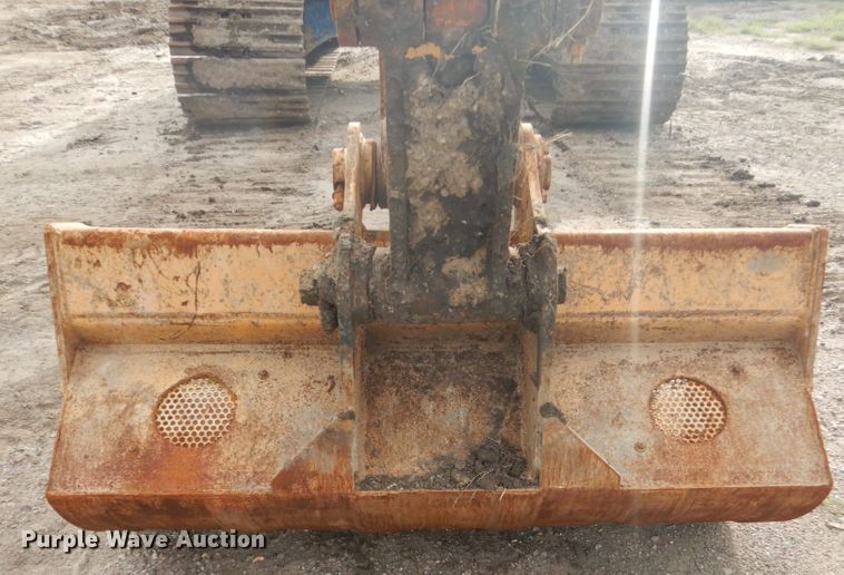 image for item FU9550 1998 Hyundai Robex 210LC-3 long reach excavator