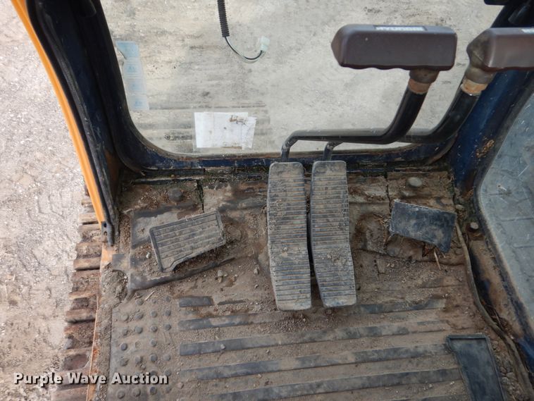 image for item FU9550 1998 Hyundai Robex 210LC-3 long reach excavator