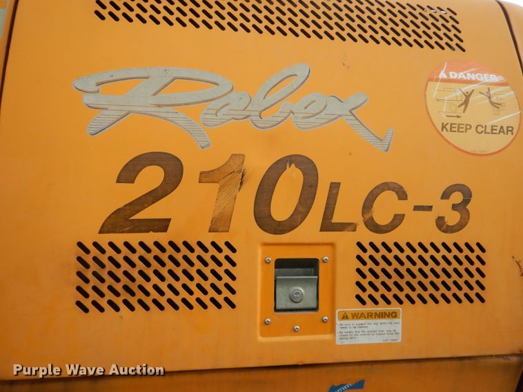 image for item FU9550 1998 Hyundai Robex 210LC-3 long reach excavator