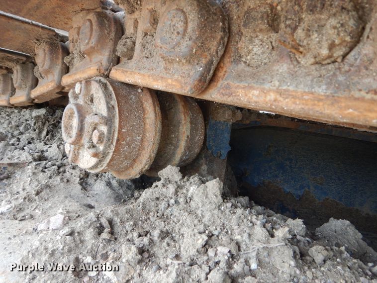 image for item FU9550 1998 Hyundai Robex 210LC-3 long reach excavator