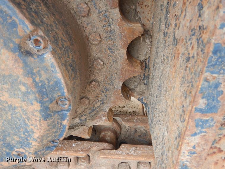 image for item FU9550 1998 Hyundai Robex 210LC-3 long reach excavator