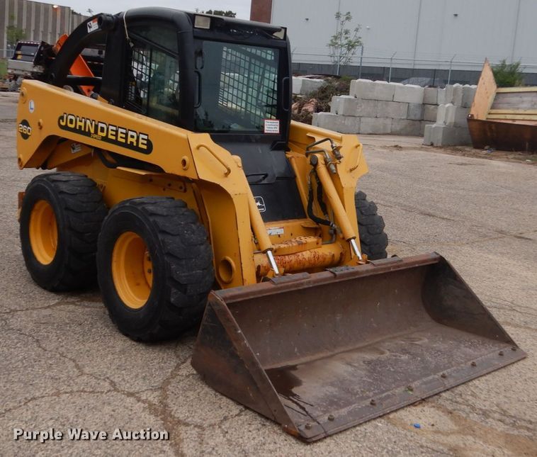 image for item FU9657 2001 John Deere 260 skid steer
