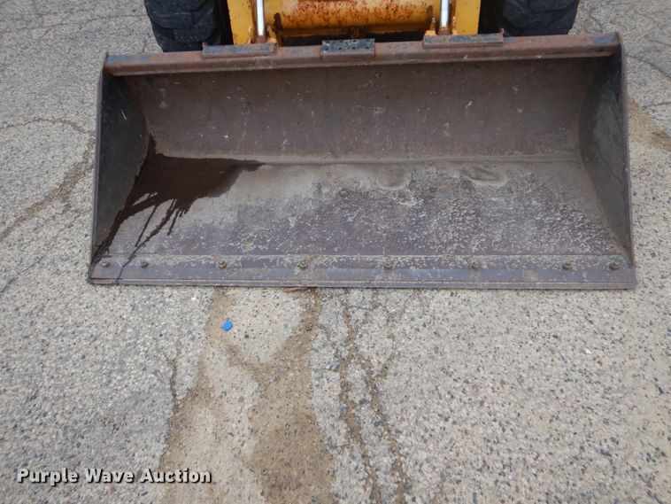 image for item FU9657 2001 John Deere 260 skid steer