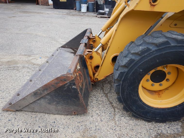 image for item FU9657 2001 John Deere 260 skid steer
