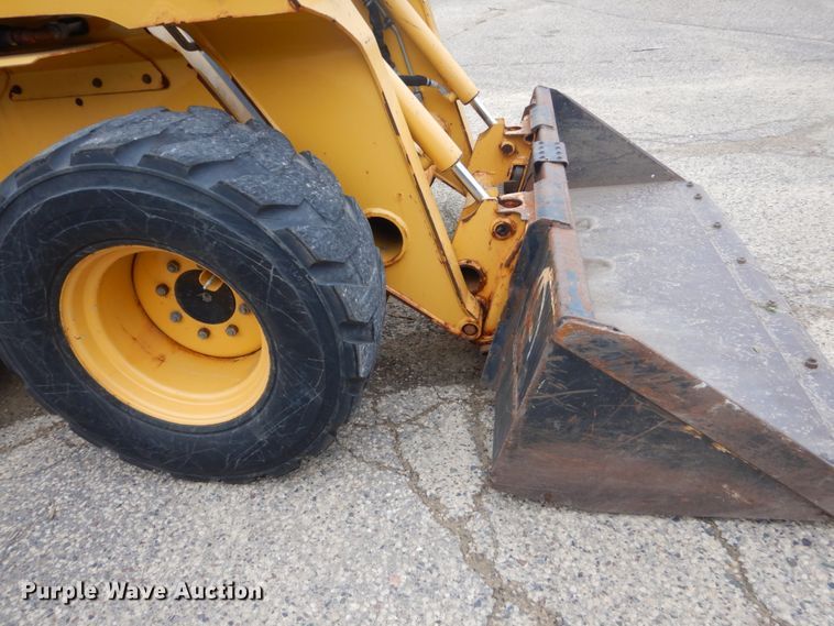 image for item FU9657 2001 John Deere 260 skid steer