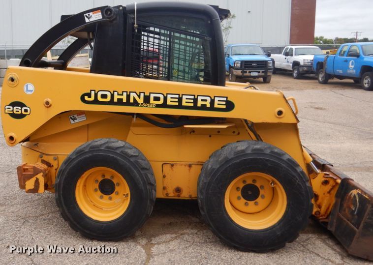 image for item FU9657 2001 John Deere 260 skid steer