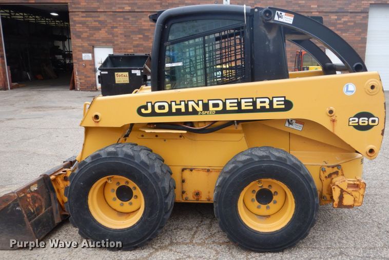 image for item FU9657 2001 John Deere 260 skid steer