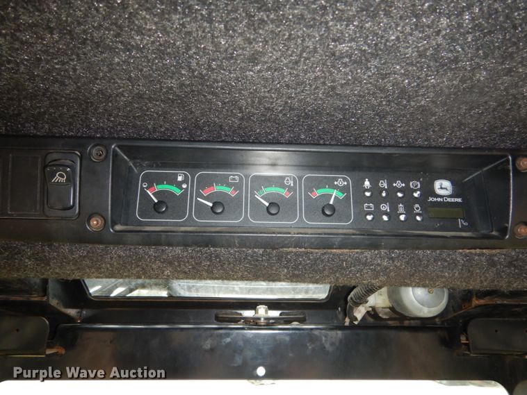 image for item FU9657 2001 John Deere 260 skid steer