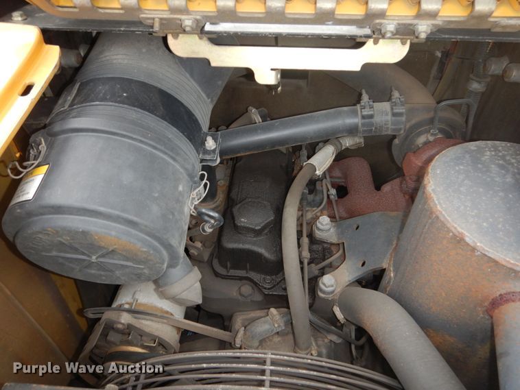 image for item FU9657 2001 John Deere 260 skid steer