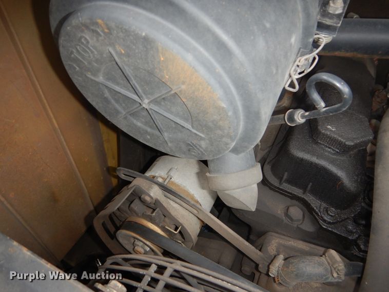 image for item FU9657 2001 John Deere 260 skid steer