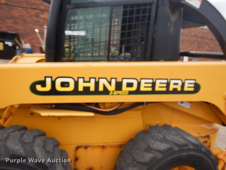 image for item FU9657 2001 John Deere 260 skid steer