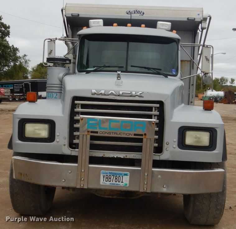 image for item FU9658 1999 Mack RD688S dump truck