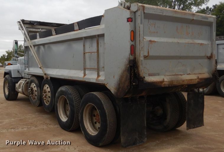 image for item FU9658 1999 Mack RD688S dump truck