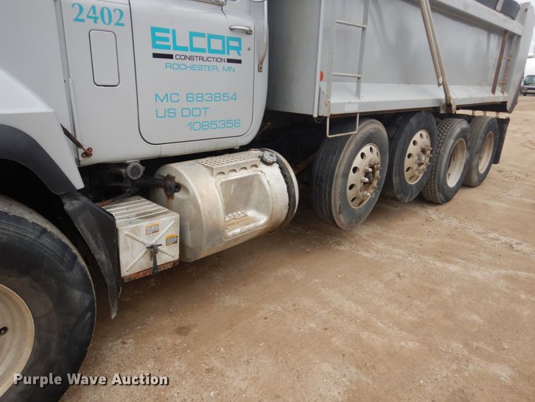 image for item FU9658 1999 Mack RD688S dump truck