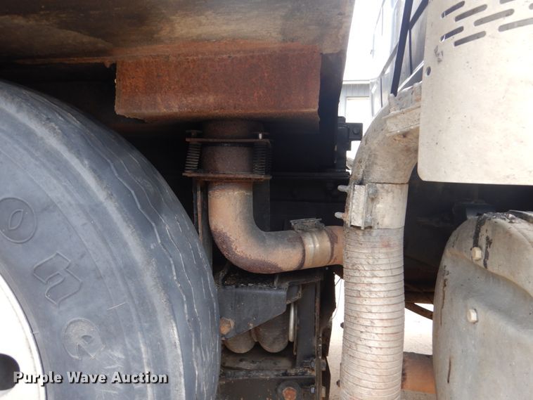 image for item FU9658 1999 Mack RD688S dump truck