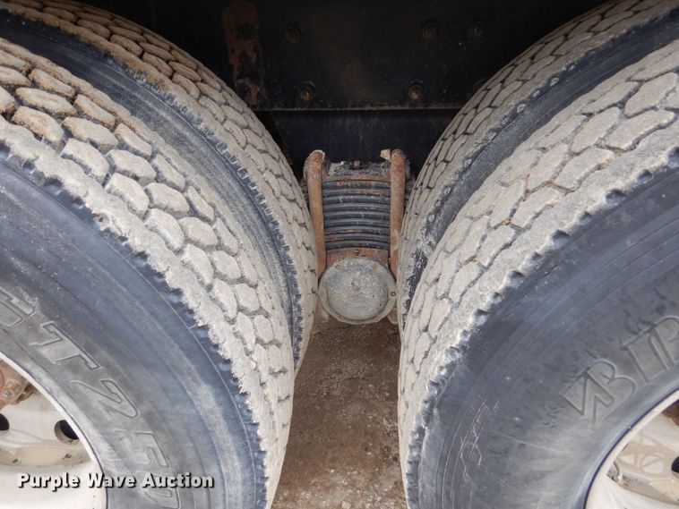 image for item FU9658 1999 Mack RD688S dump truck