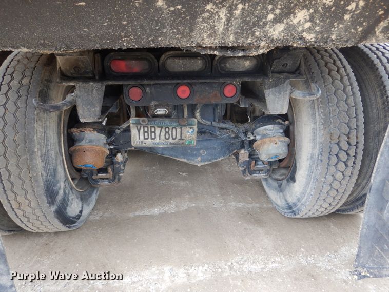 image for item FU9658 1999 Mack RD688S dump truck