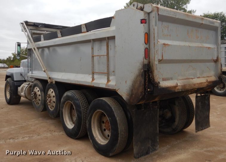 image for item FU9658 1999 Mack RD688S dump truck