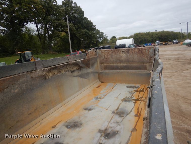 image for item FU9658 1999 Mack RD688S dump truck