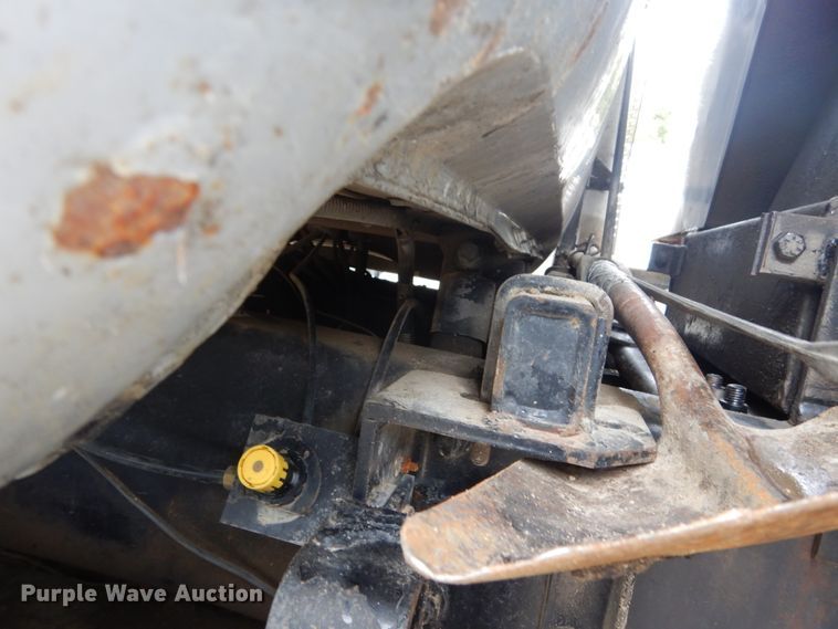 image for item FU9658 1999 Mack RD688S dump truck