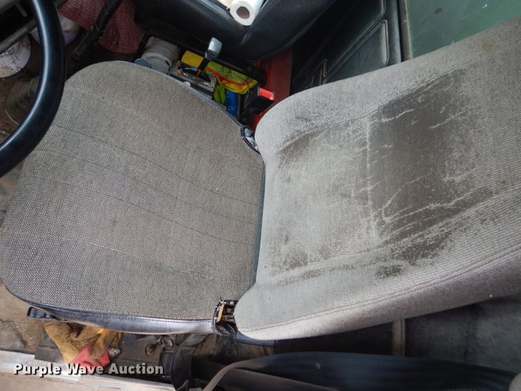 image for item FU9658 1999 Mack RD688S dump truck