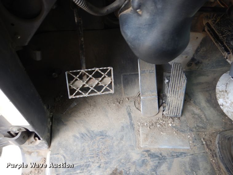 image for item FU9658 1999 Mack RD688S dump truck