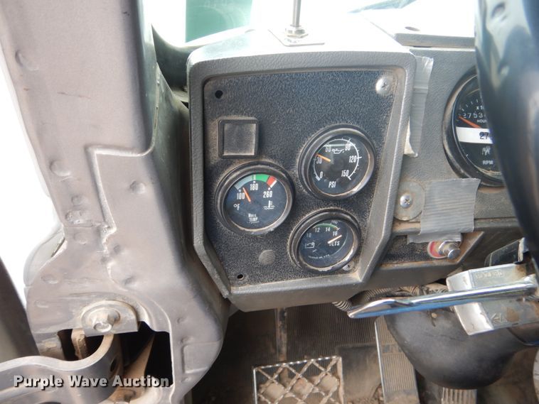 image for item FU9658 1999 Mack RD688S dump truck