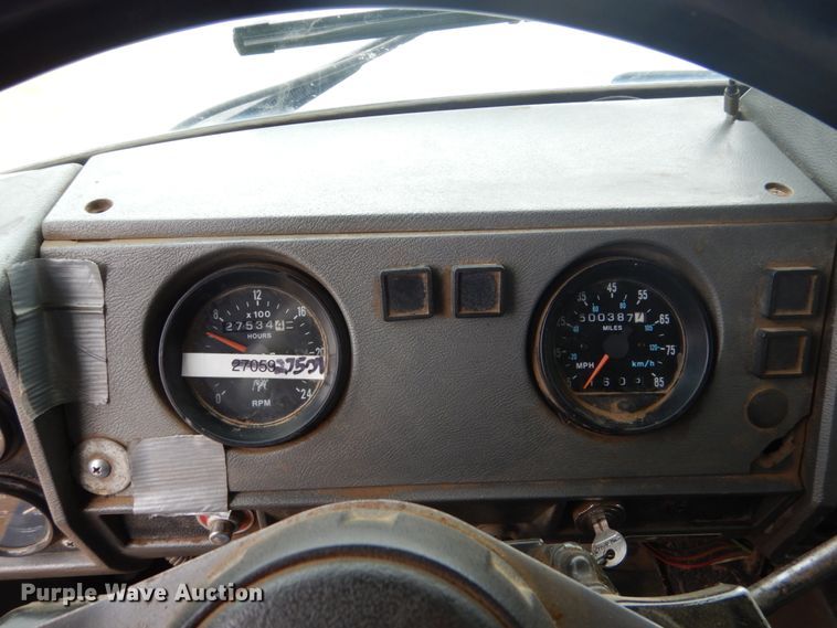 image for item FU9658 1999 Mack RD688S dump truck