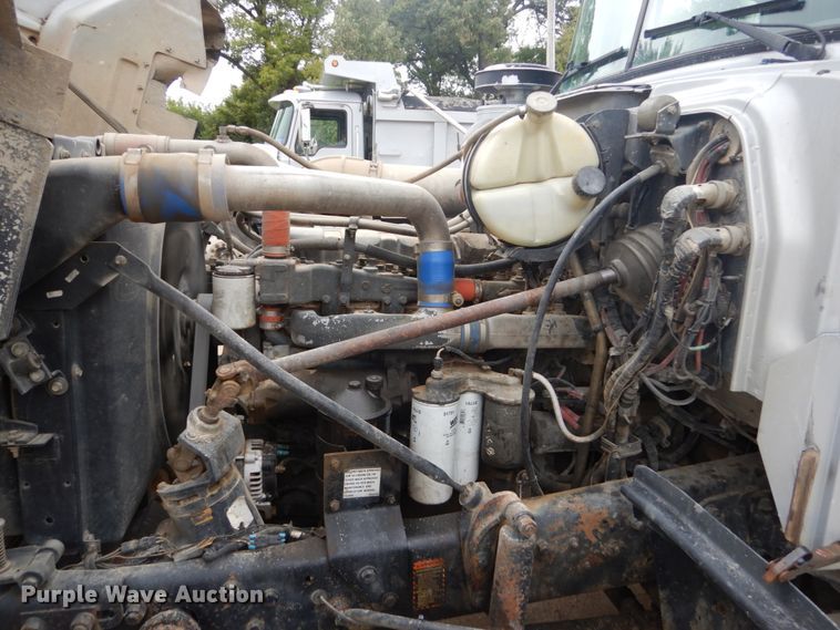 image for item FU9658 1999 Mack RD688S dump truck