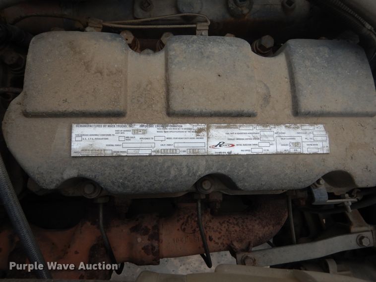 image for item FU9658 1999 Mack RD688S dump truck